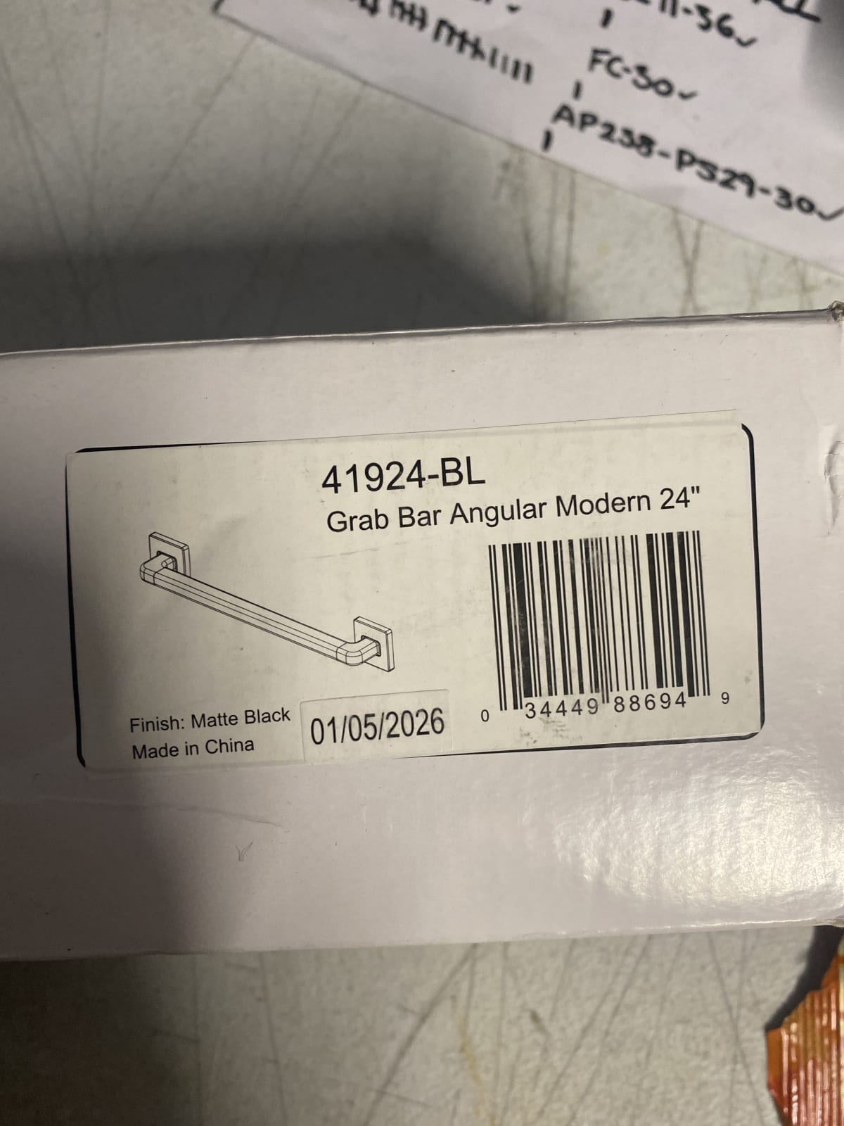 Grab Bar Angular Modern 24" - Matte Black