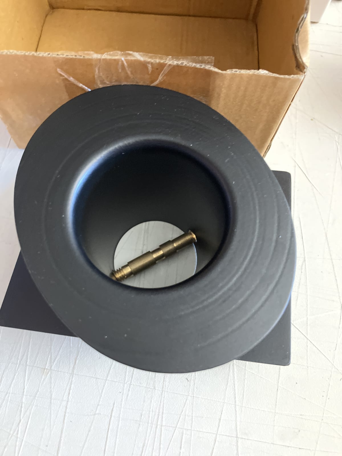 Heavy-Duty Black Metal Hose Connector with Brass Fittings