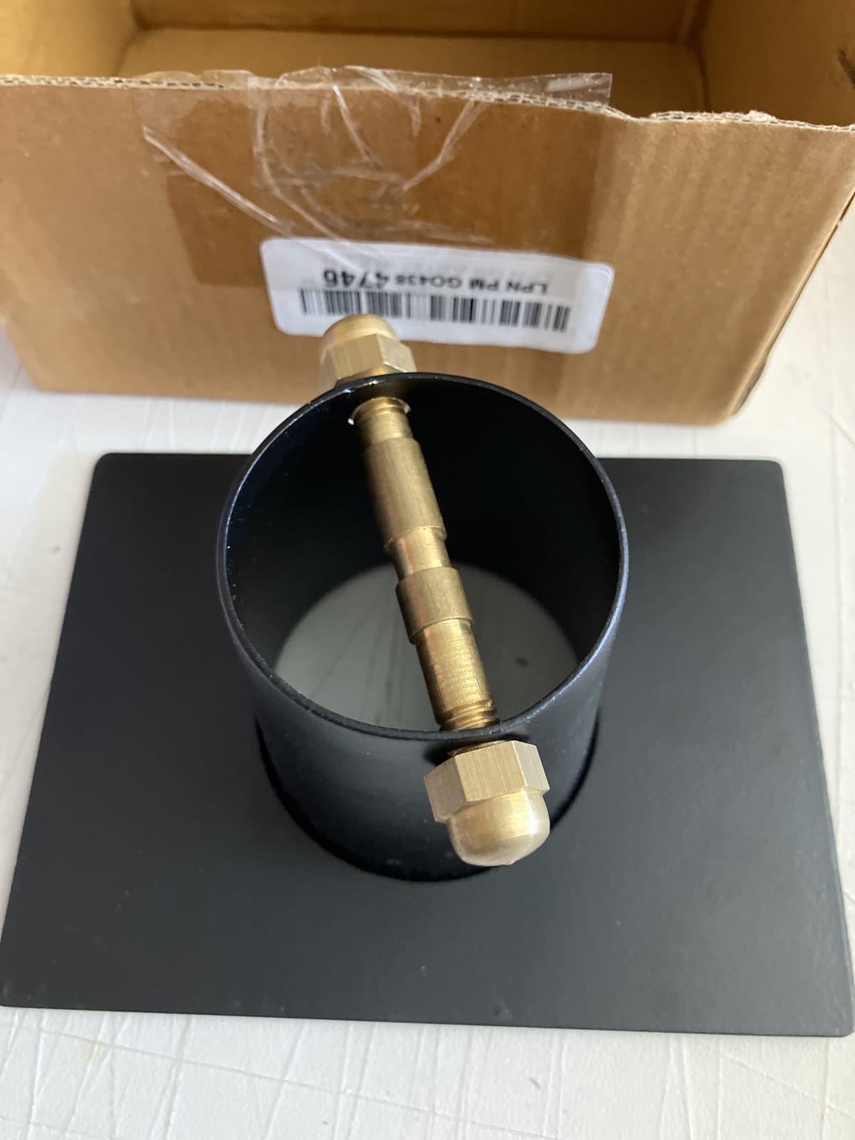 Heavy-Duty Black Metal Hose Connector with Brass Fittings