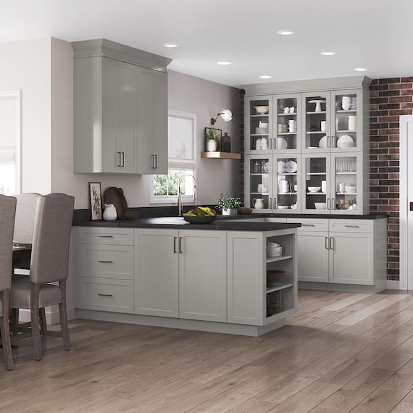 Designer Series Melvern 18 in. W x 24 in. D x 34.5 in. H Assembled Shaker 3-Drawer Base Cabinet in Heron Gray