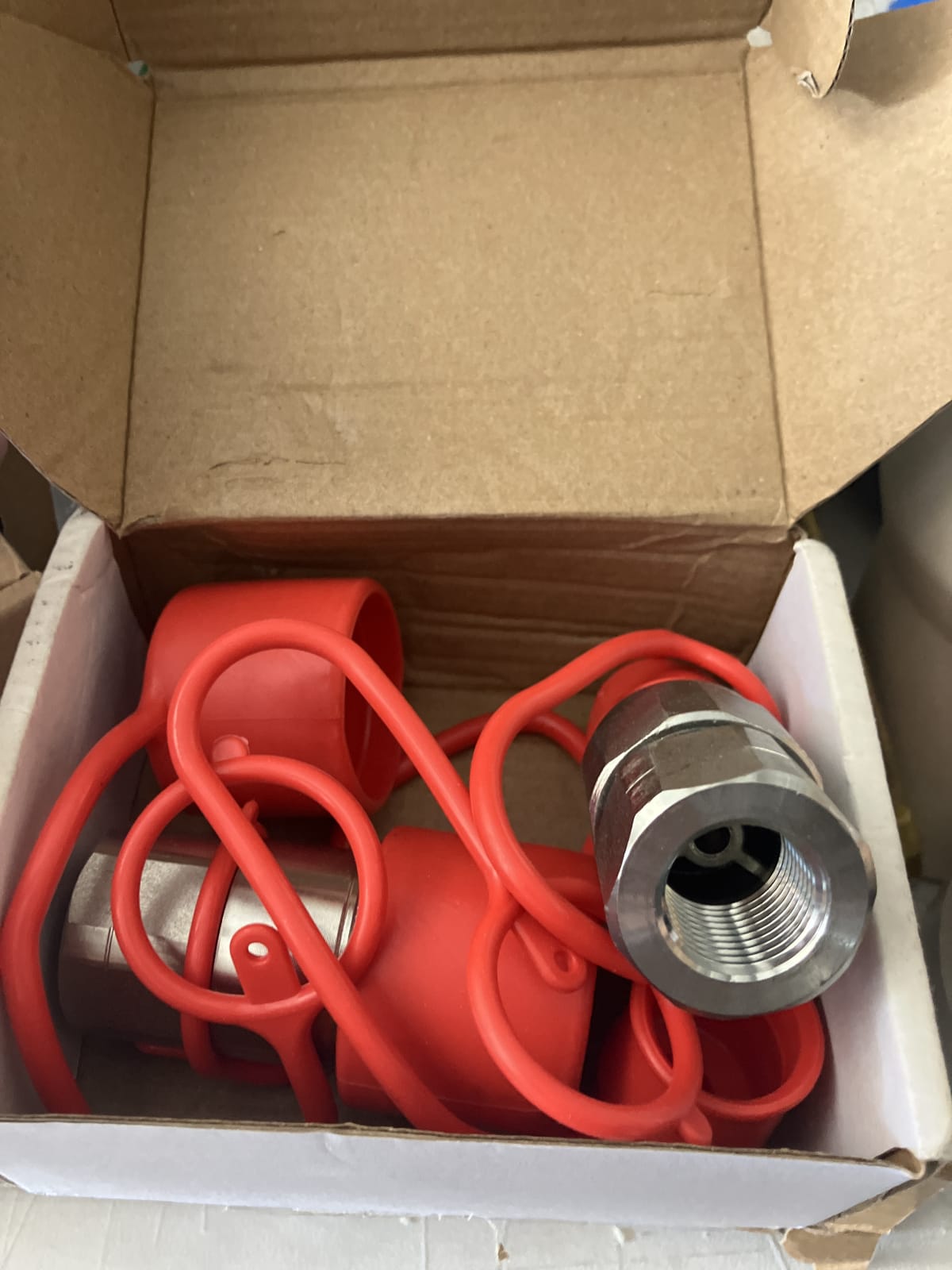 ISO 16028 Quick Connect Couplings Set with Red Caps