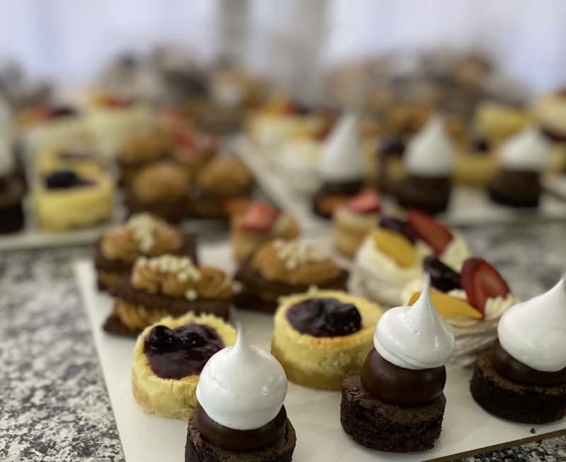 Petit fours x25
