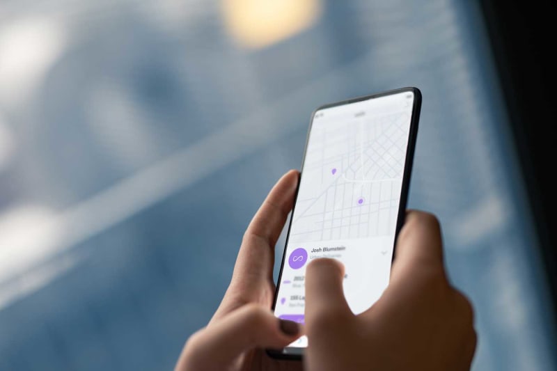 Last-Mile Carrier Delivery Tracking: What It Is & How to Get It Right in 2025