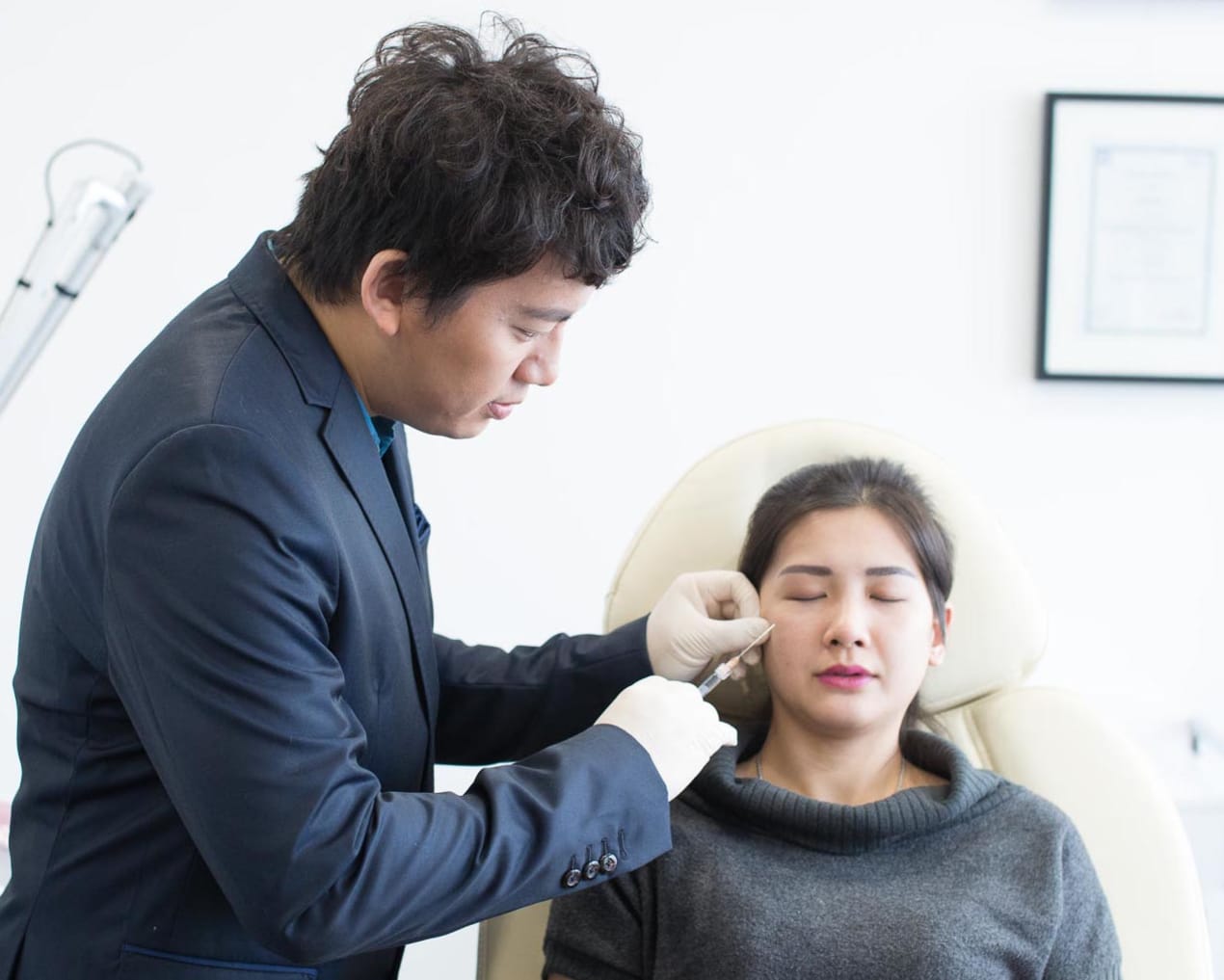 Filler Lifts Vs Threadlifts In Singapore: Cost And Comparison Of Non-Surgical Facelifts (2018) undefined