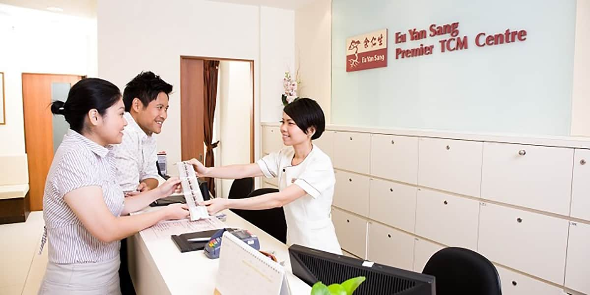 eu yan sang clinic counter