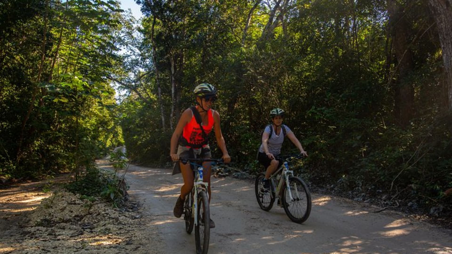 Cenotes trail jungle bike tour in Tulum with lunch