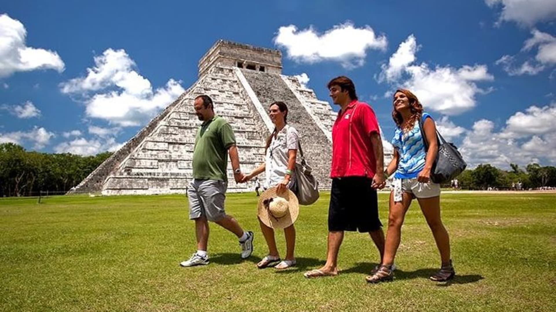 Discover Chichen Itza from Cancun or Maya Riviera