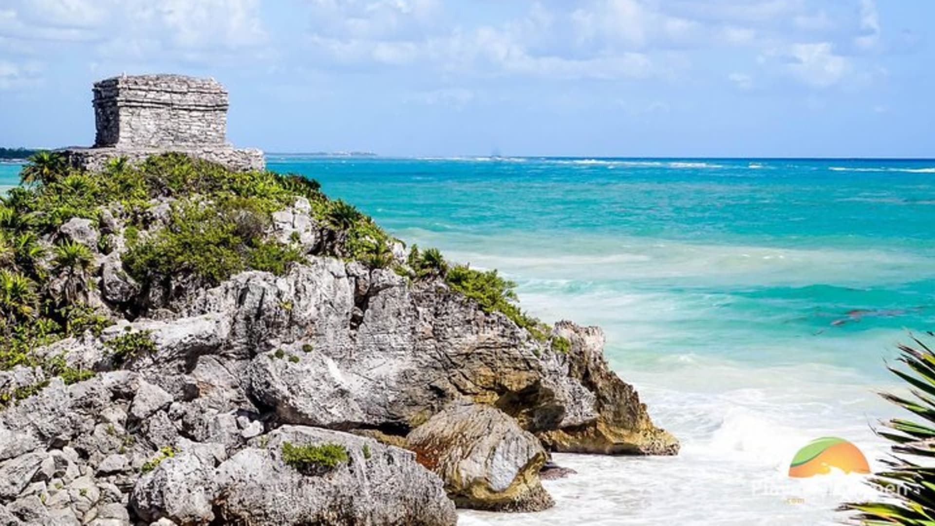 Yucatan Peninsula Full-Day Private Tour: Akumal, Tulum Ruins and Cenote Swim