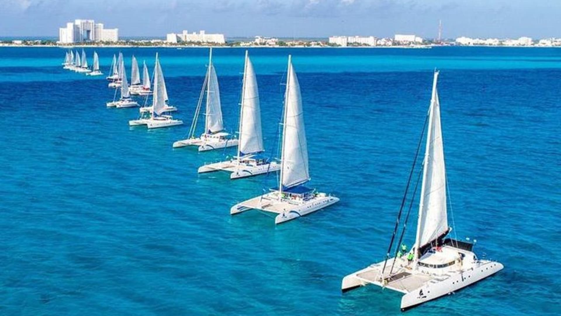 Amazing tour to the beauty Isla Mujeres with Snorkel and open bar