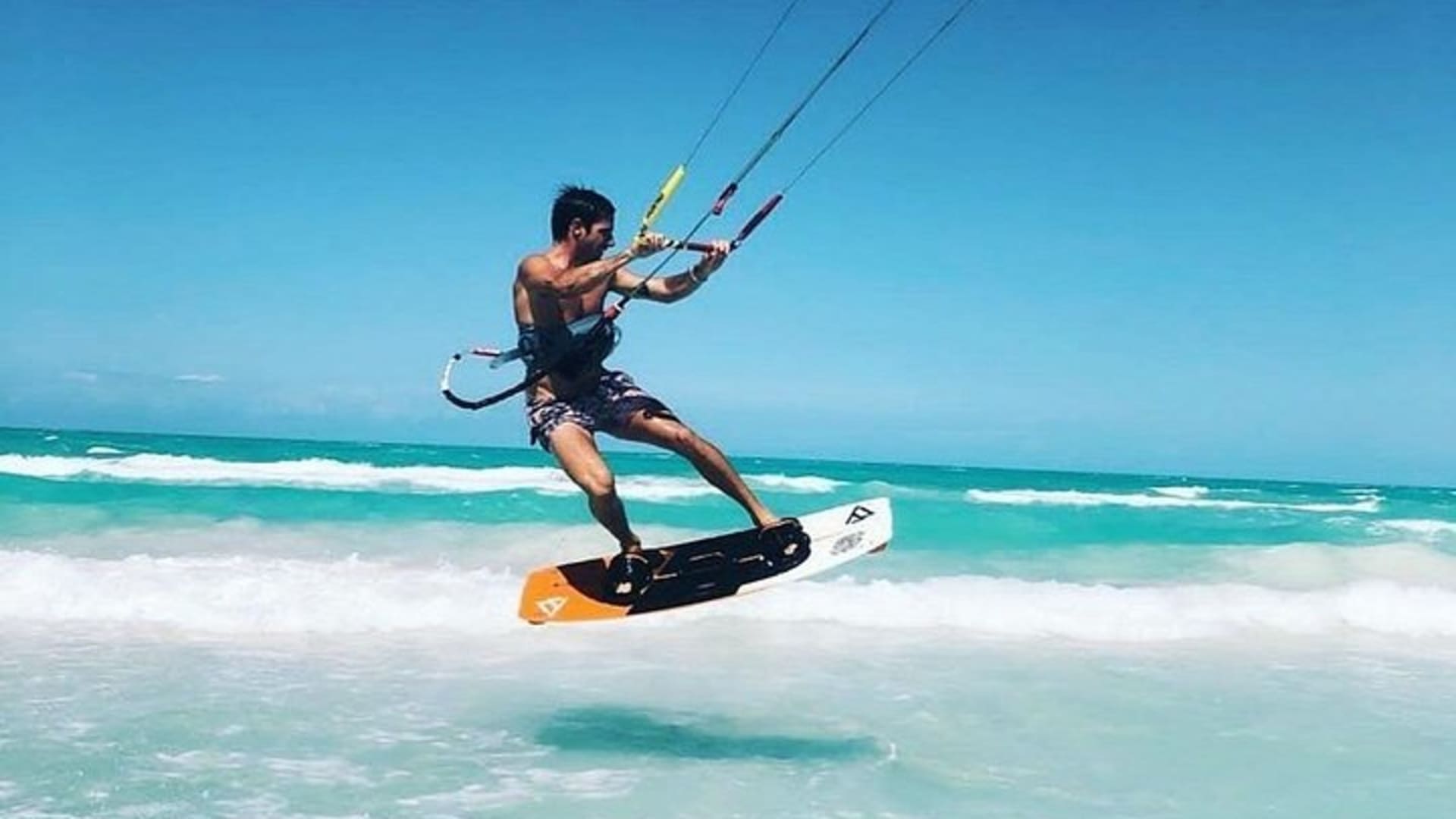 Kitesurfing lessons in Isla Holbox