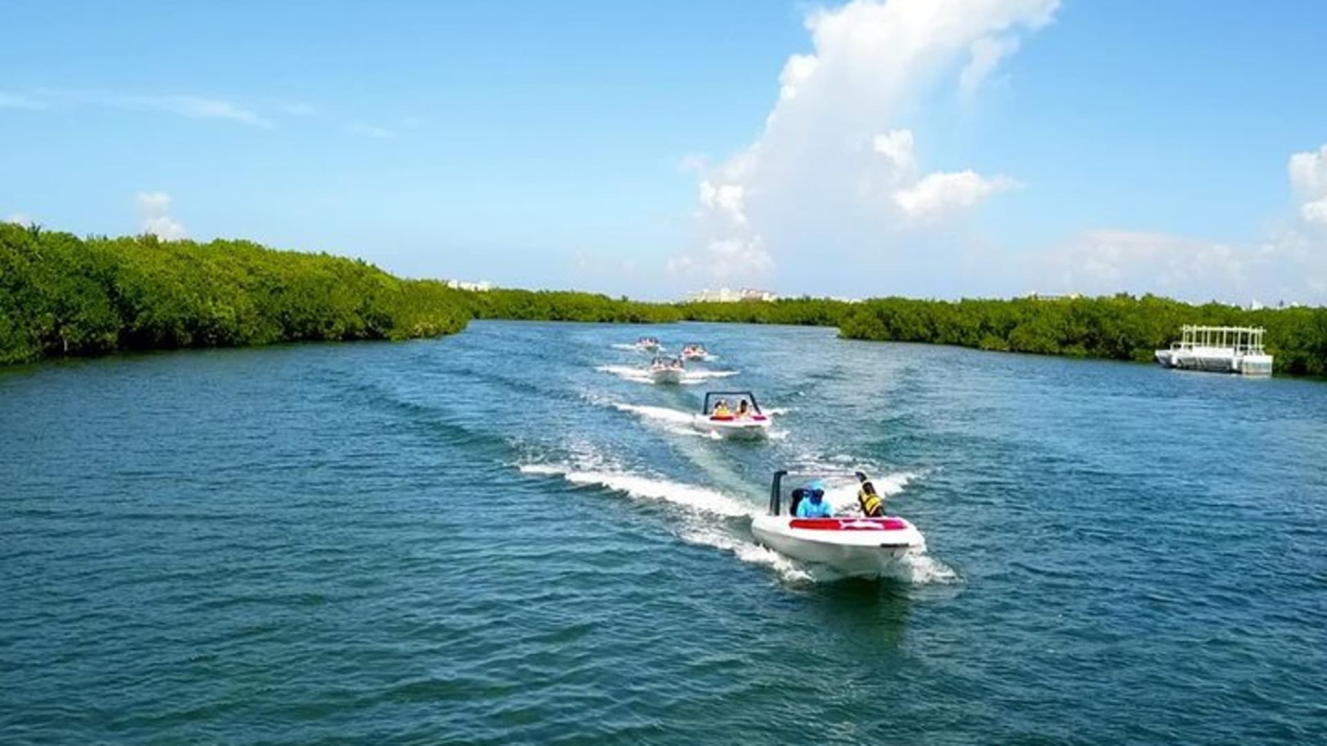 The most EXTREME SPEEDBOAT TOUR in Cancun. Includes Snorkel and Tour Guide