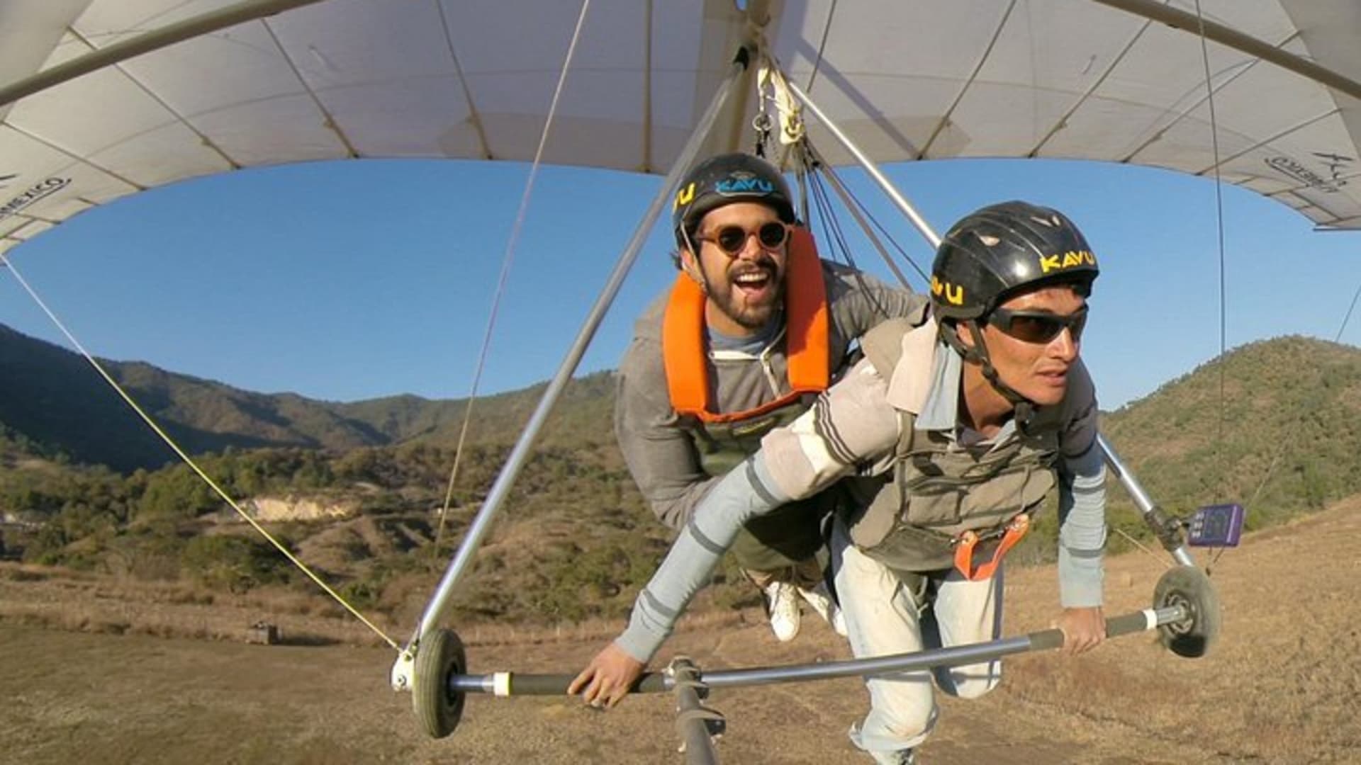 Hang gliding in Valle de Bravo
