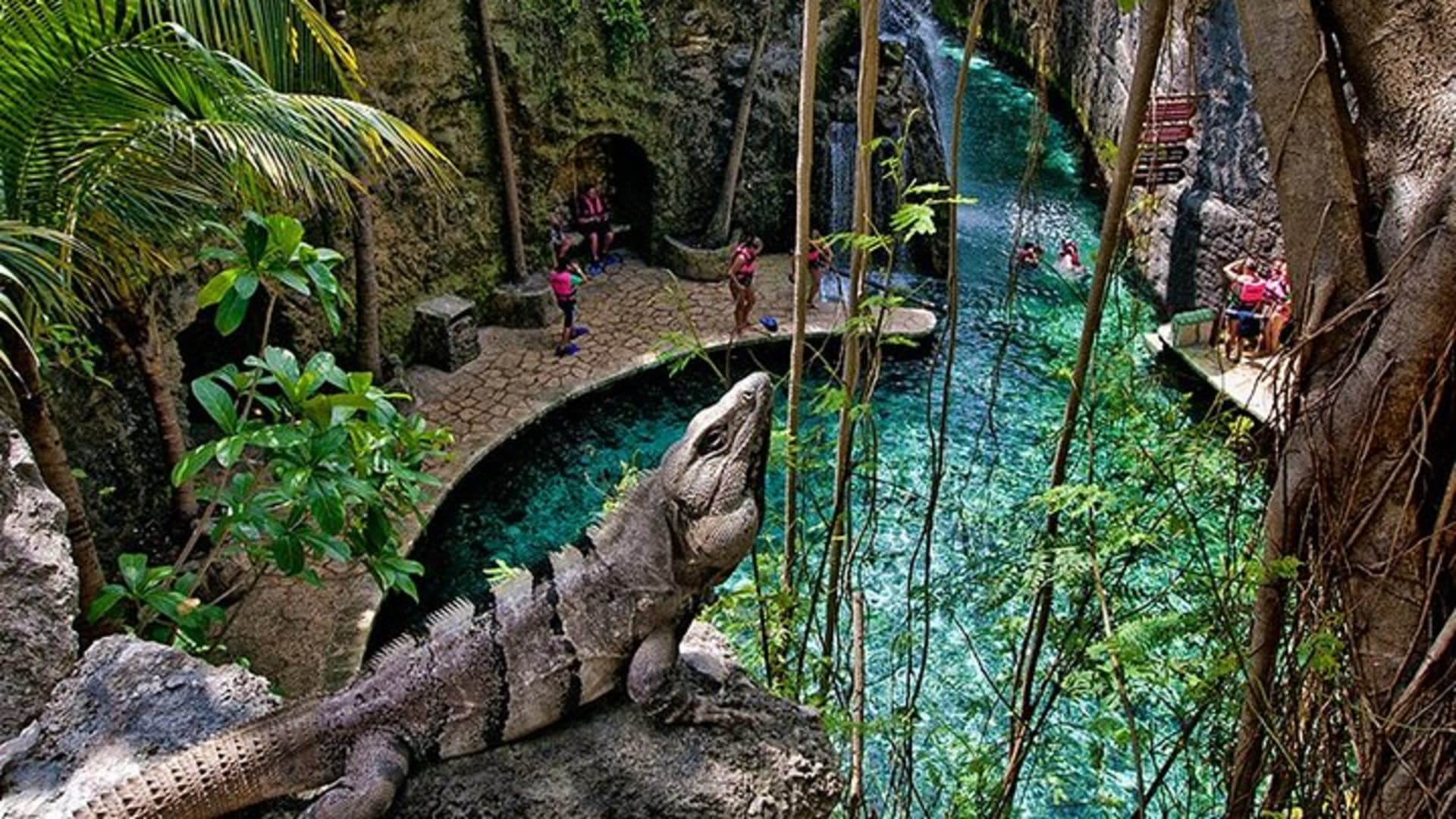 Private Tour Pyramids Tulum and Coba with Night Show in the Park Xcaret