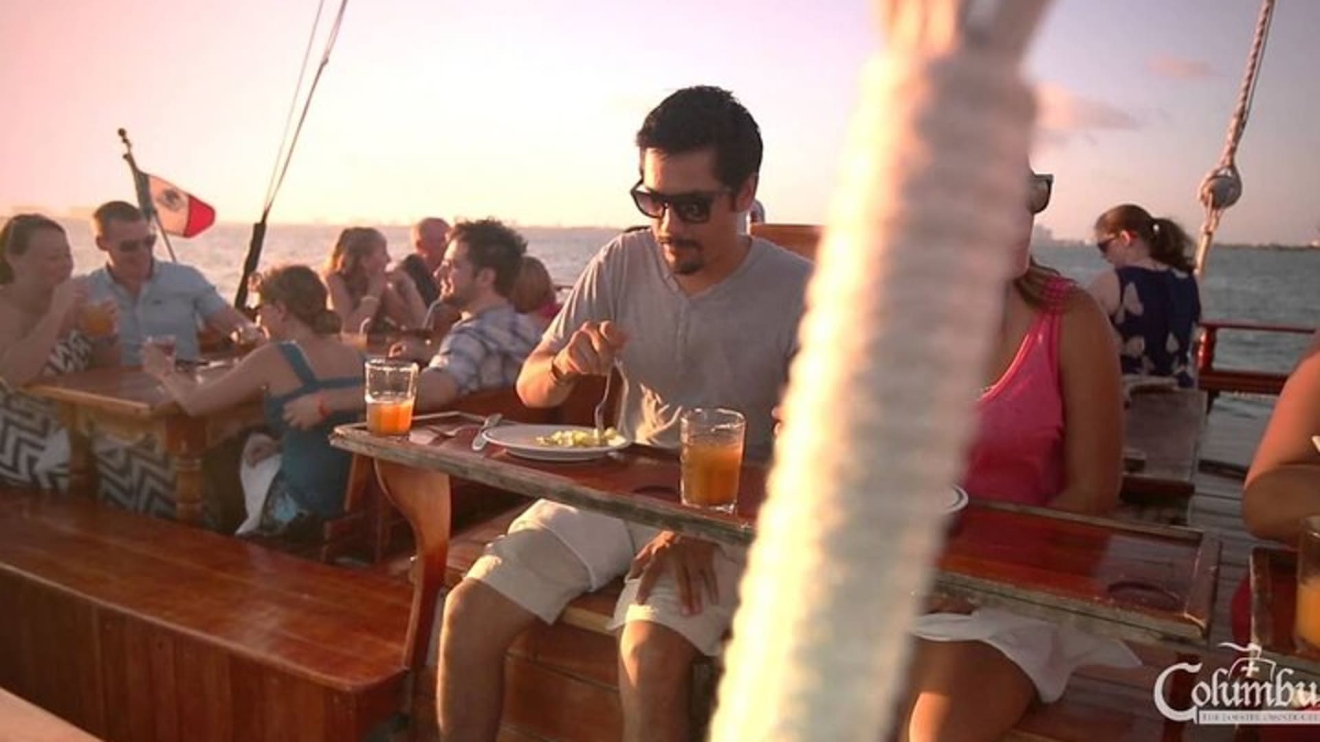 Your Romantic Dinner in Cancun, includes national open bar and live music