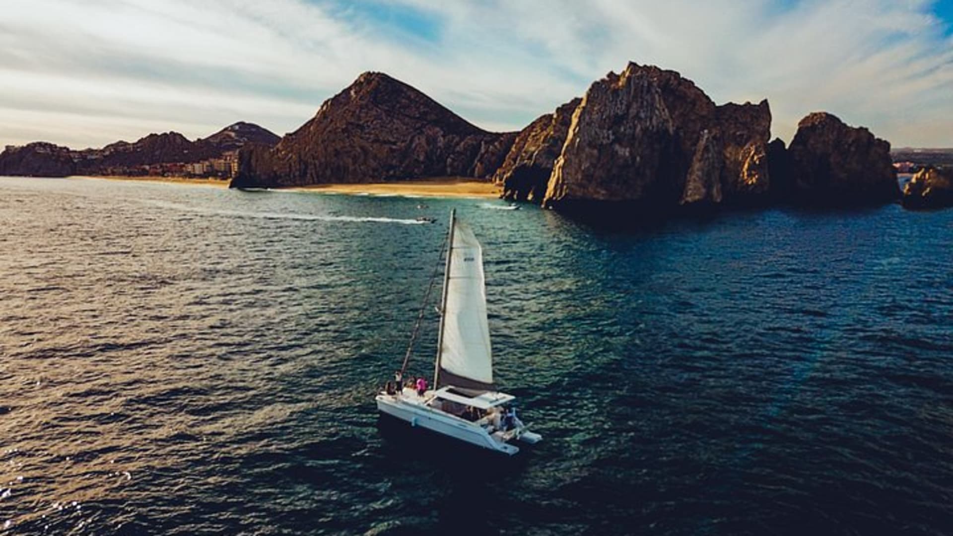 Crucero de lujo de avistamiento de ballenas hasta el Arco de Los Cabos