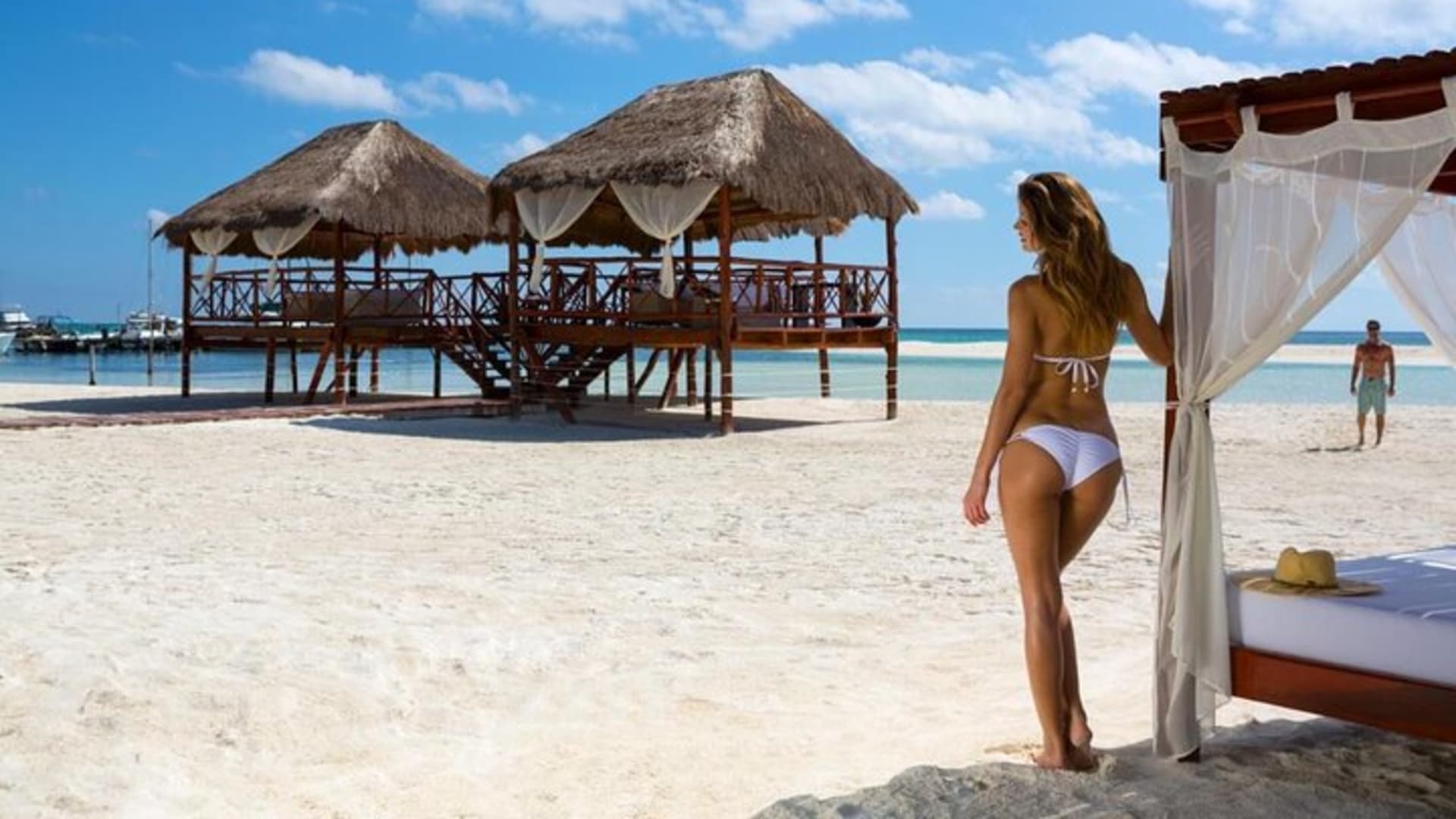Full day pass & brunch in the best Beach Club in the Riviera Maya