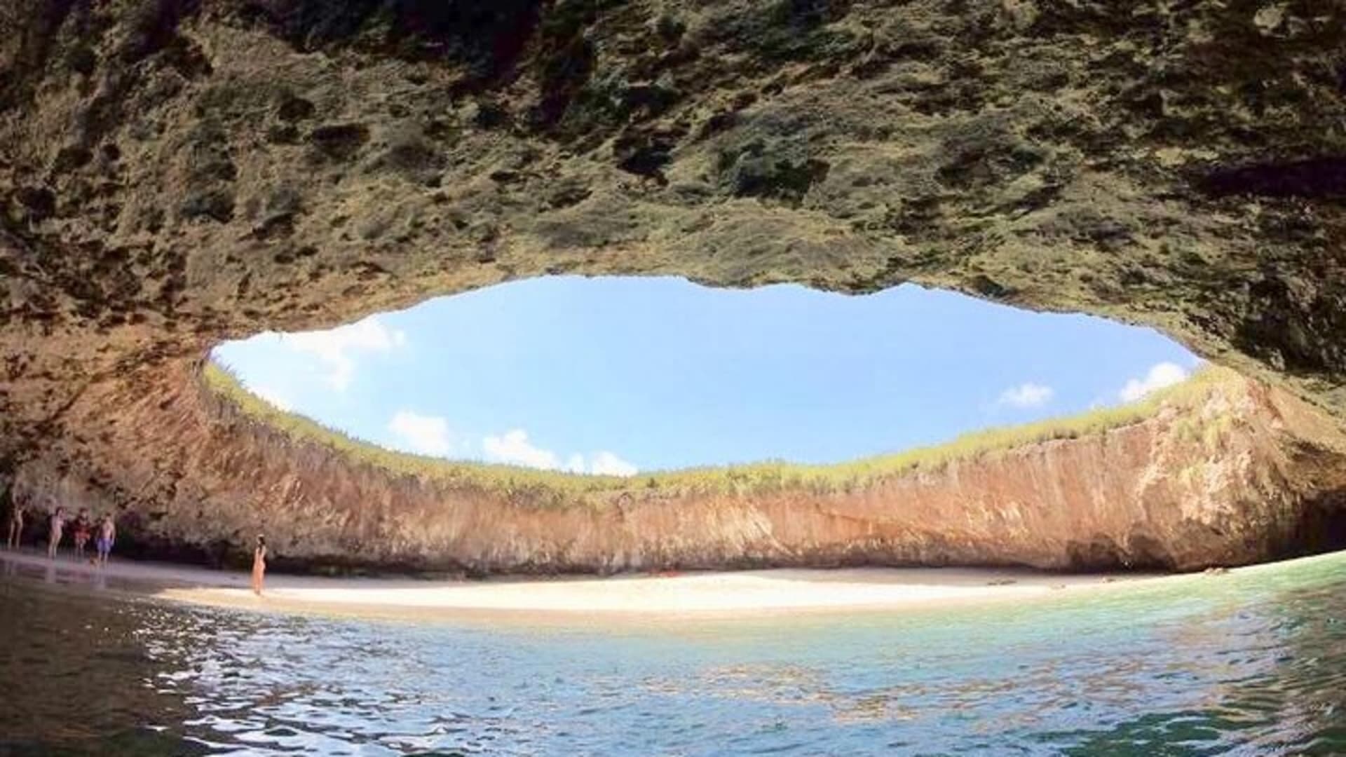 Playa Escondida Private Tour - Marietas Islands