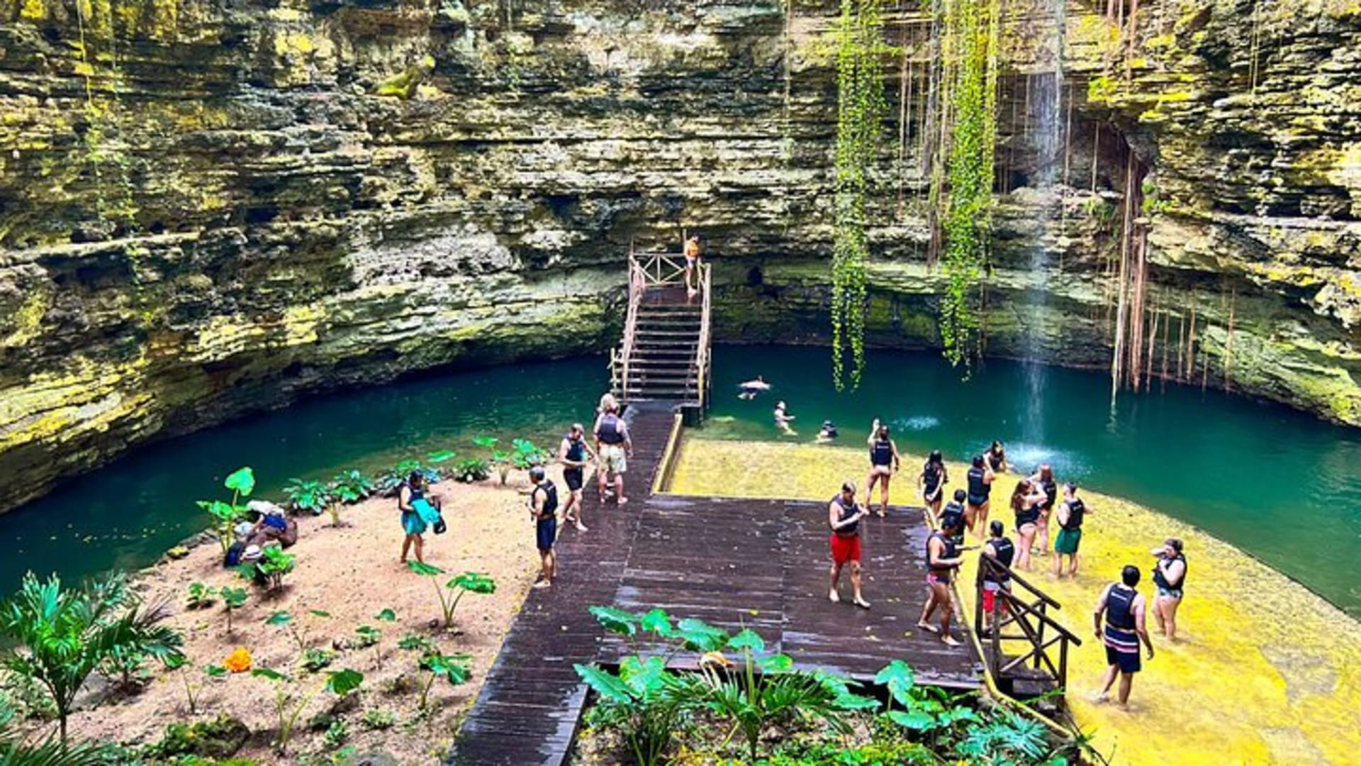 Chichen Itza, Cenote & Valladolid Tour with Tequila and Lunch