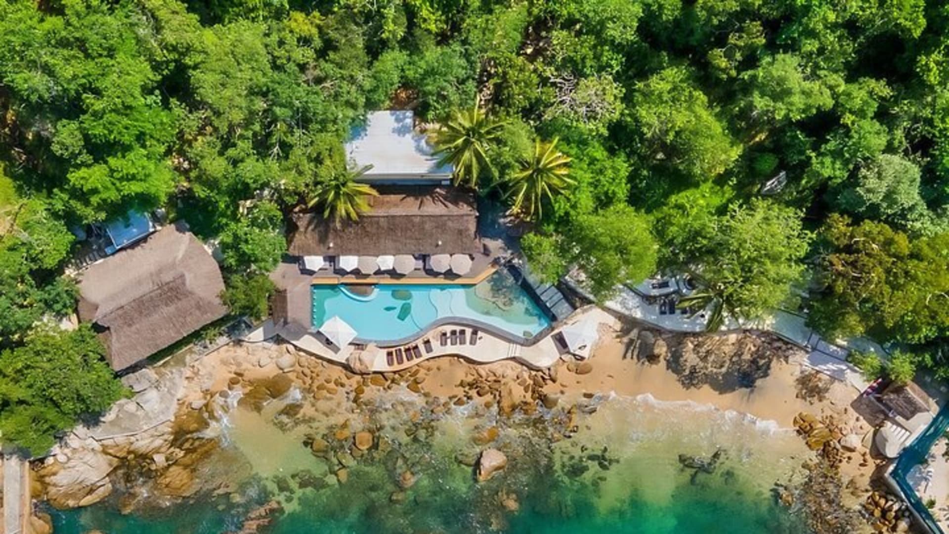 Mega catamaranes TODO INCLUIDO: aventura en una playa paradisíaca remota