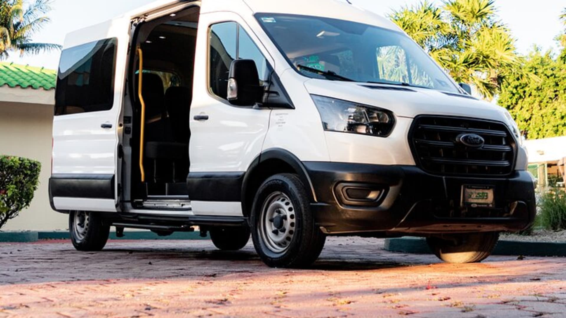 Minibus arrivals from Tulum Airport
