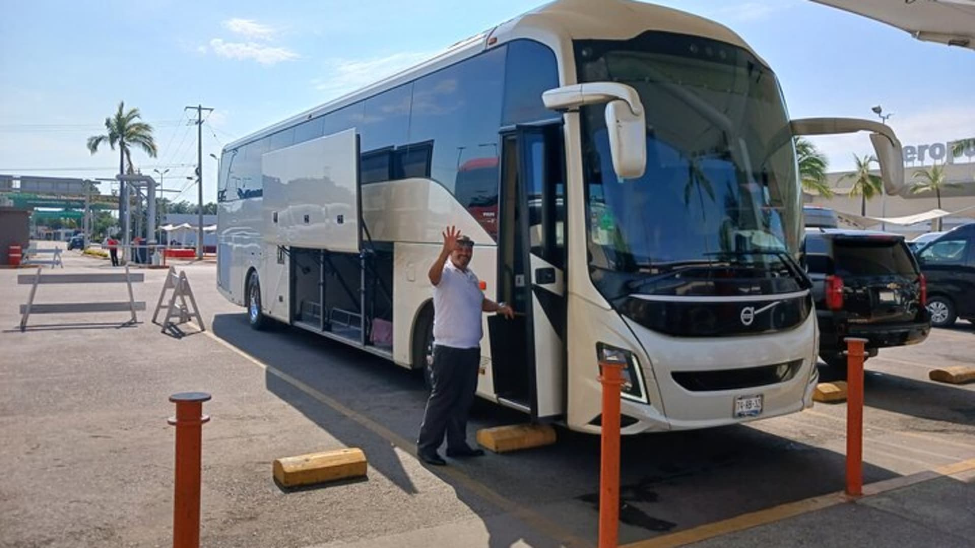Traslados VIP de ida y vuelta PVR - Aeropuerto - Zona Hotelera - Aeropuerto