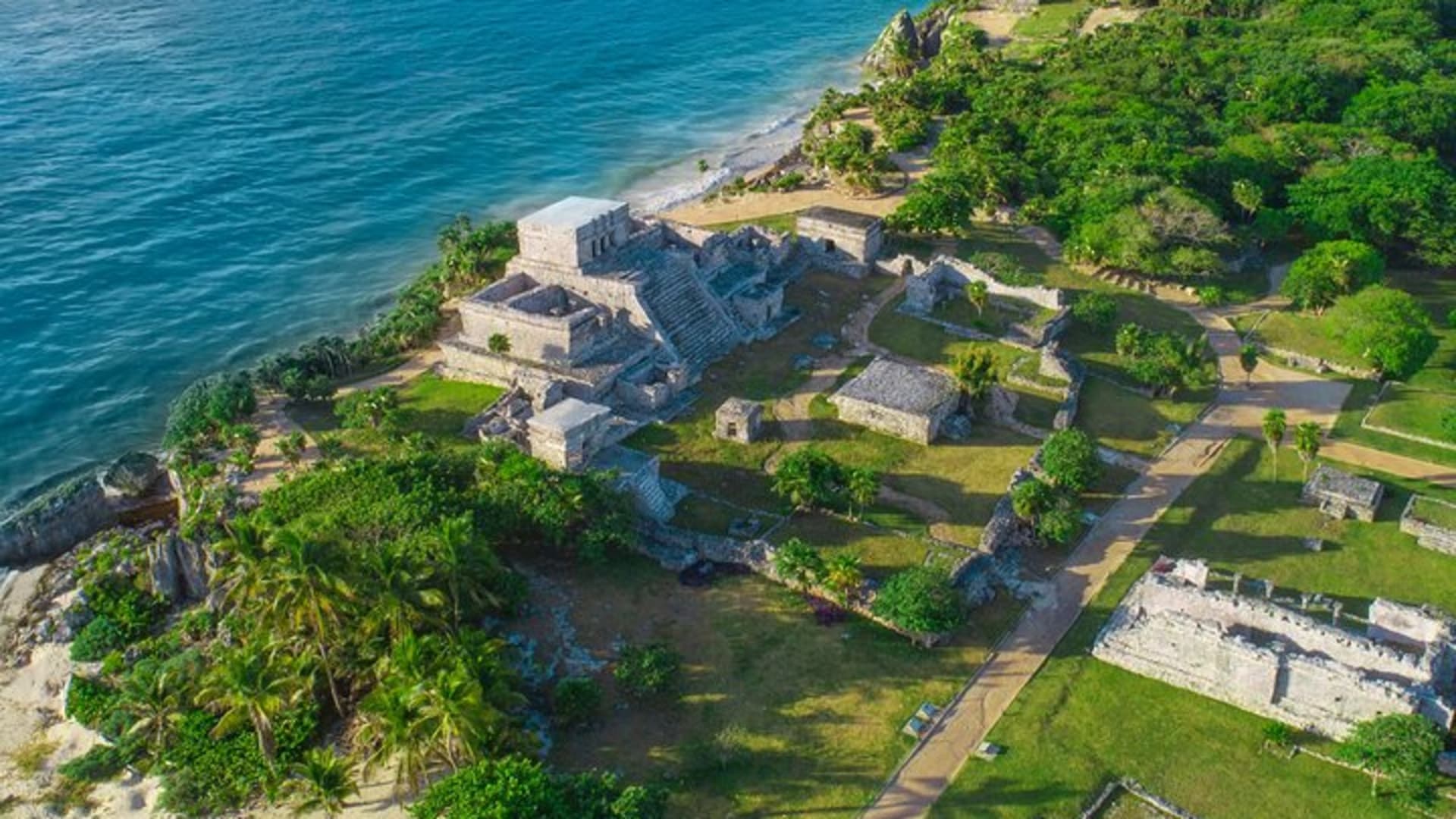 Tulum Ruins Guided Tour from Cancun and Riviera Maya