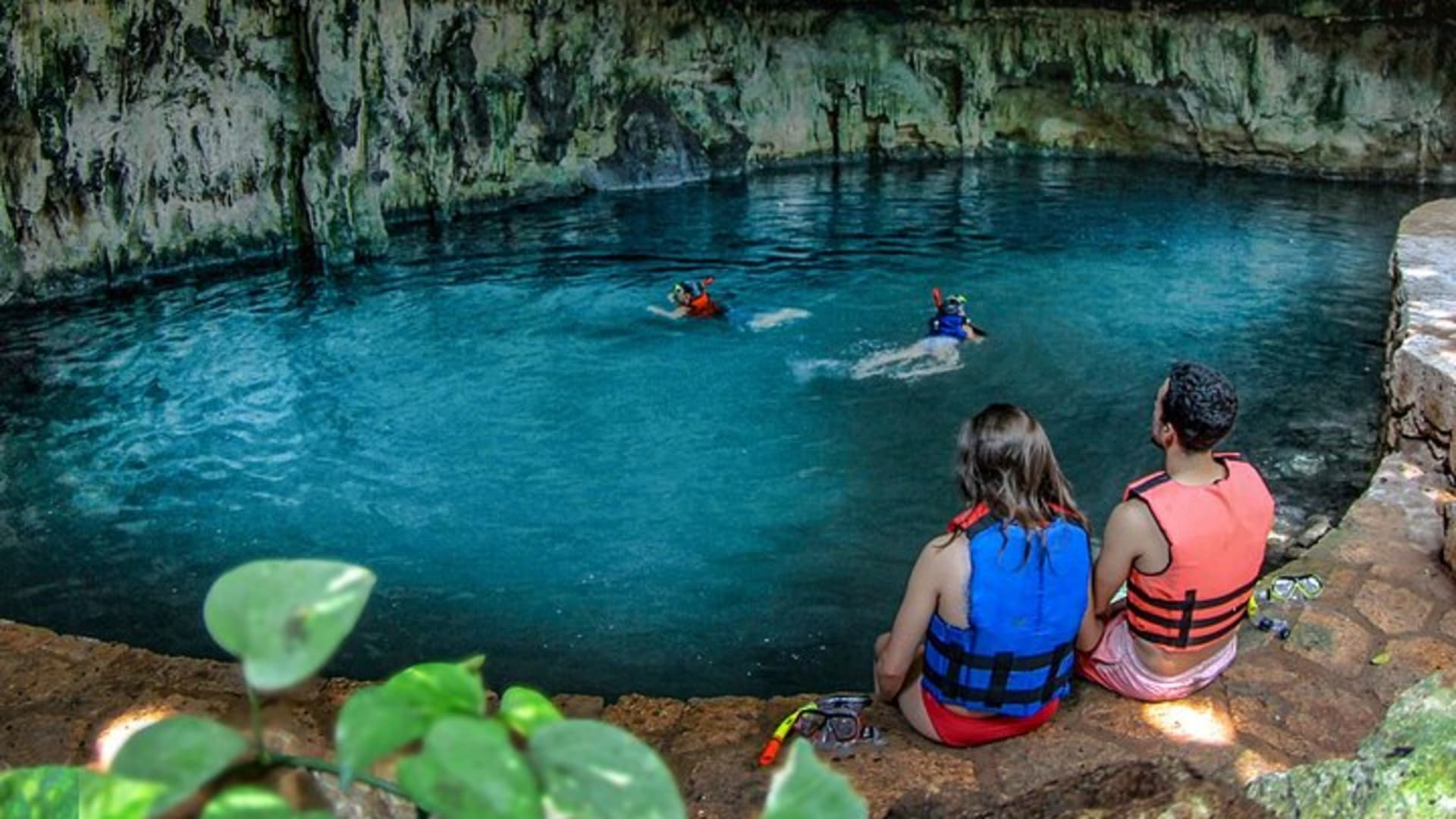 Tour Hacienda and Cenotes Mucuyché with Guided Tour in Oxkintok