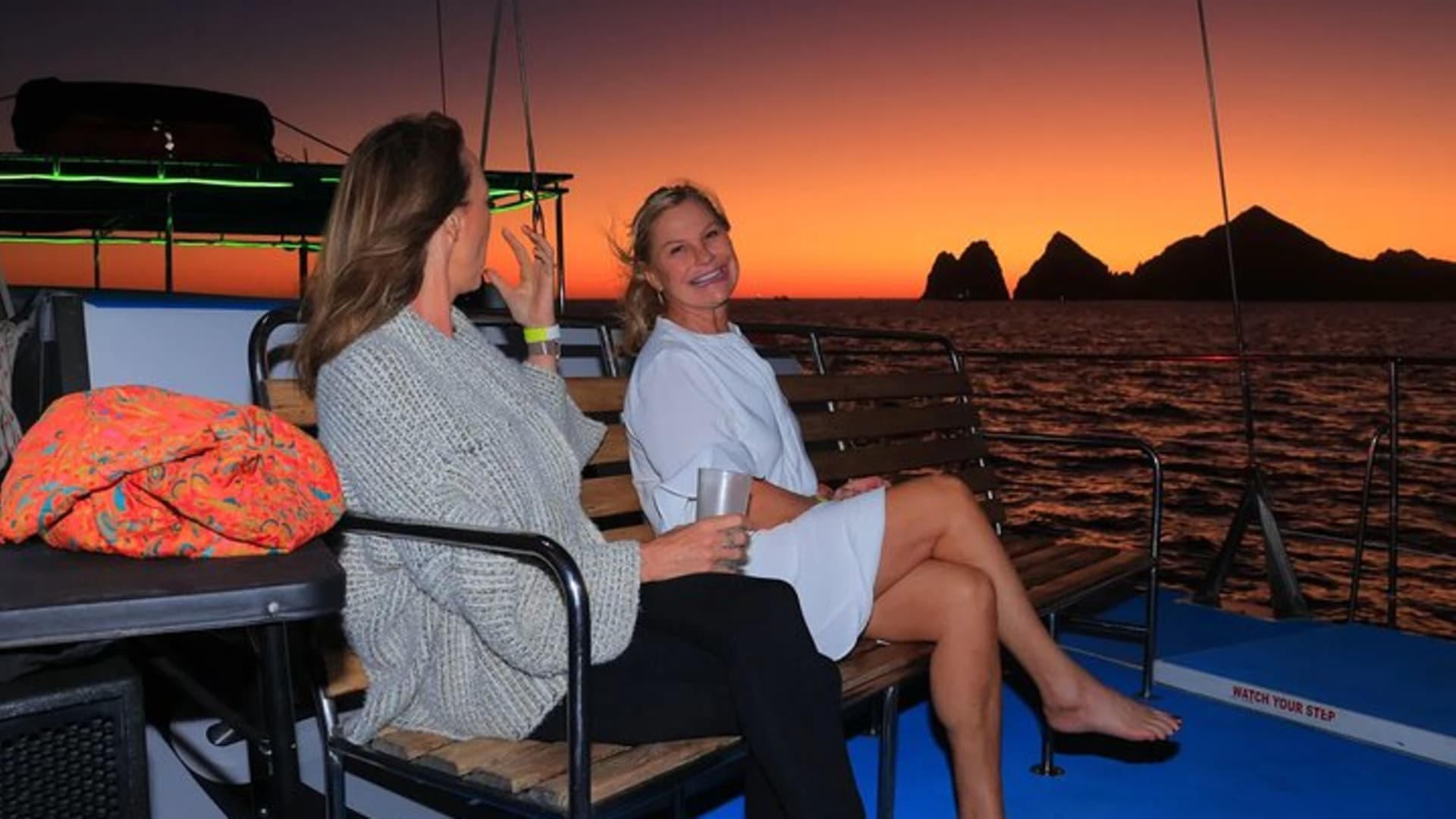 Croisière en catamaran à Los Cabos avec open bar et collation légère