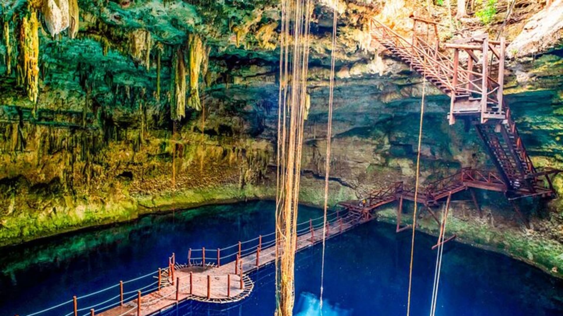 Chichén Itzá Tour with Cenote Xunáan, Valladolid & Lunch