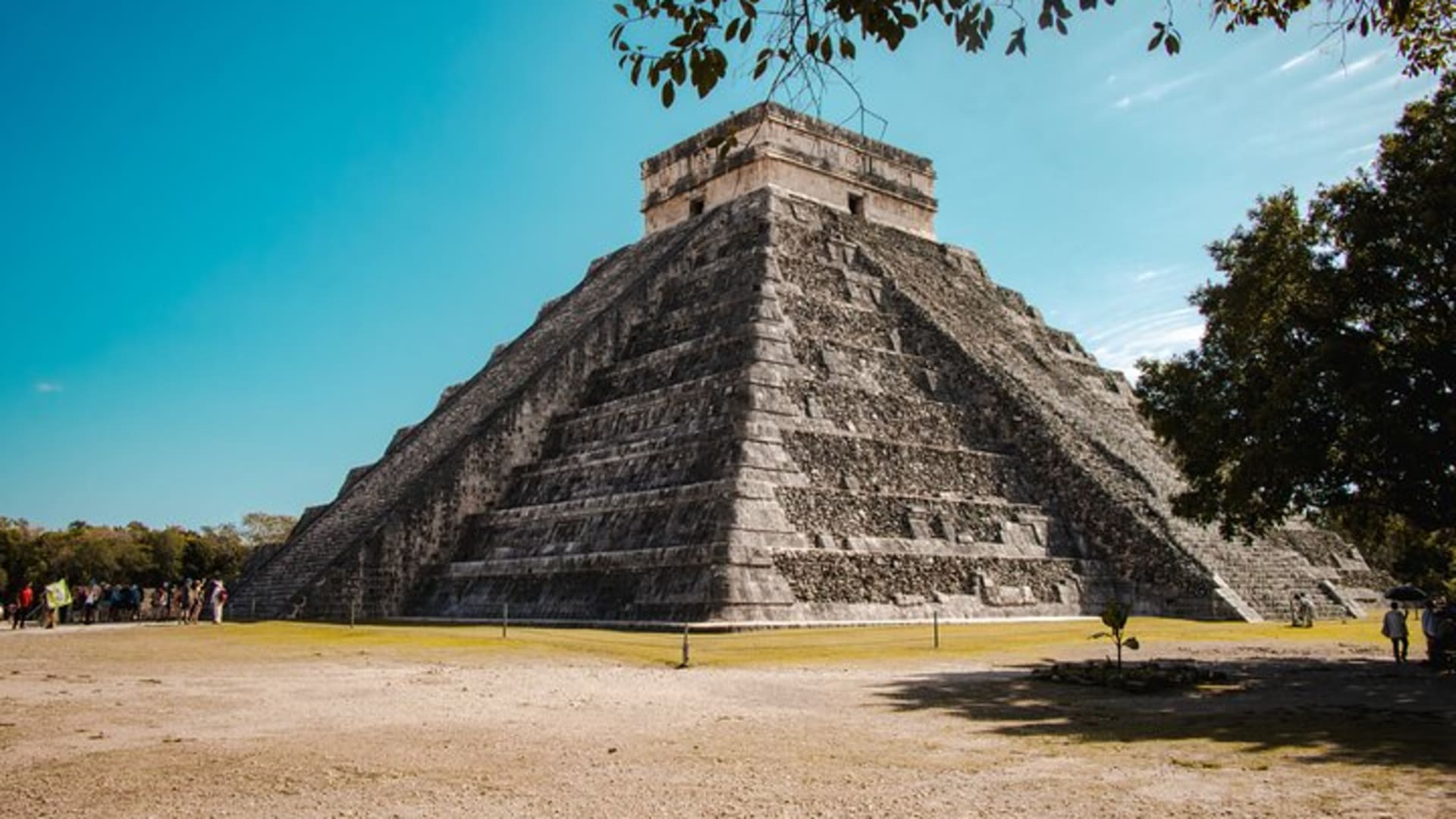Chichen Itza with exclusive Cenote Maya and Valladolid free time