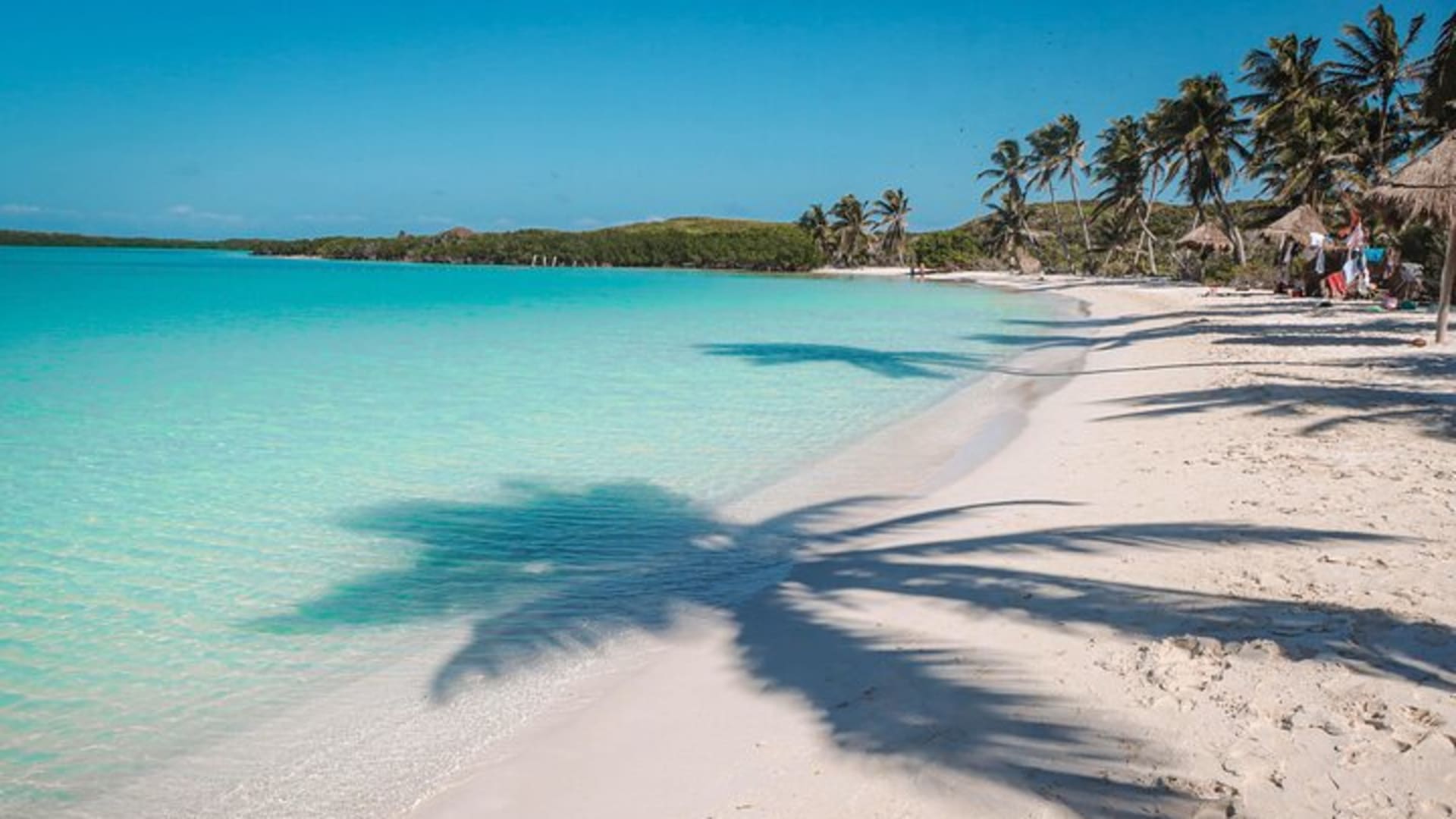 Beach Escape: Isla Contoy and Isla Mujeres with Snorkeling.