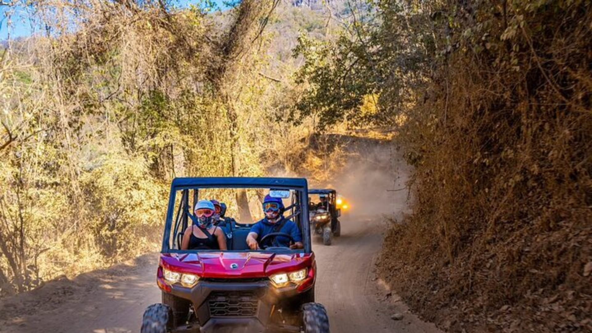 Aventura en la selva en RZR todoterreno