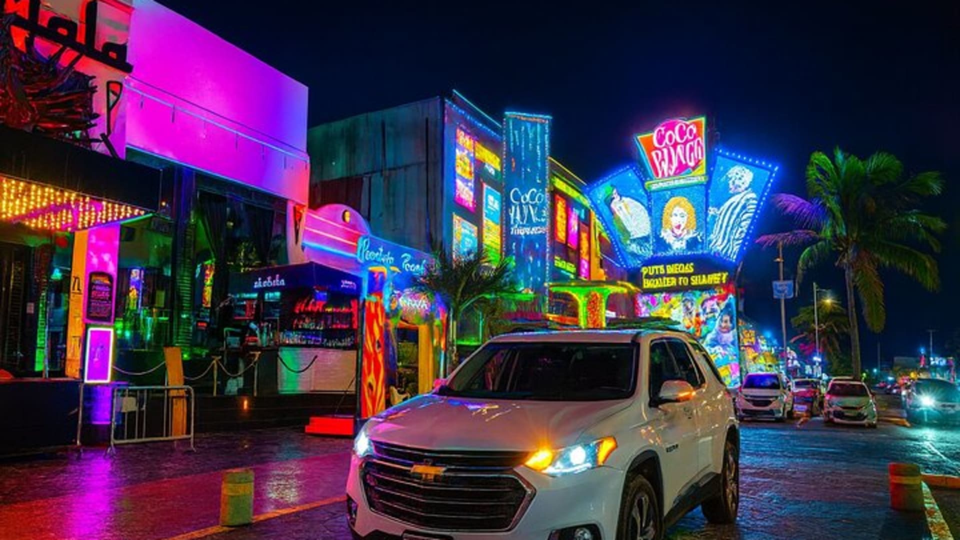 Private Transportation to Nightclub Center of Cancun Hotel Zone