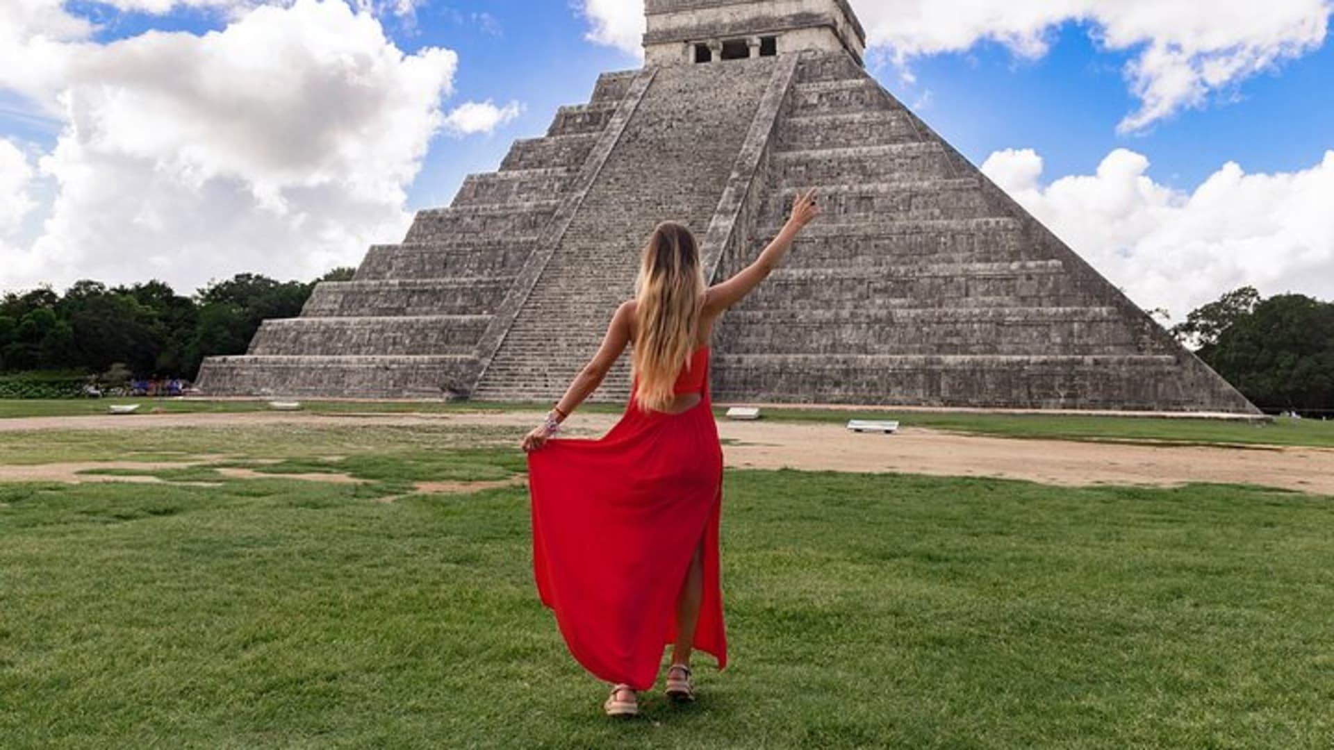 Chichén Itzá Guided Tour with Cenote Swim and Yucatecan Lunch