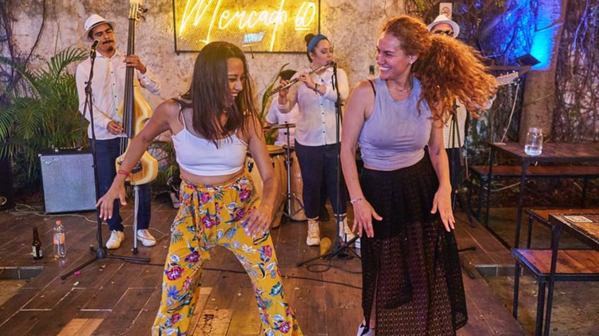 The Ultimate Merida Salsa Night: Lesson + 2 Local Bars