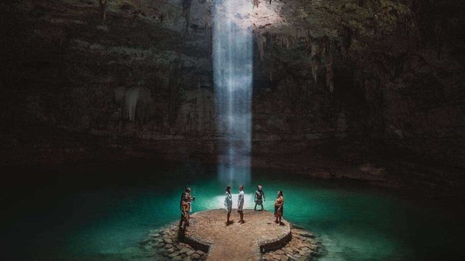 Chichén Itzá with 2 Cenotes Suytun Ik and Valladolid visit