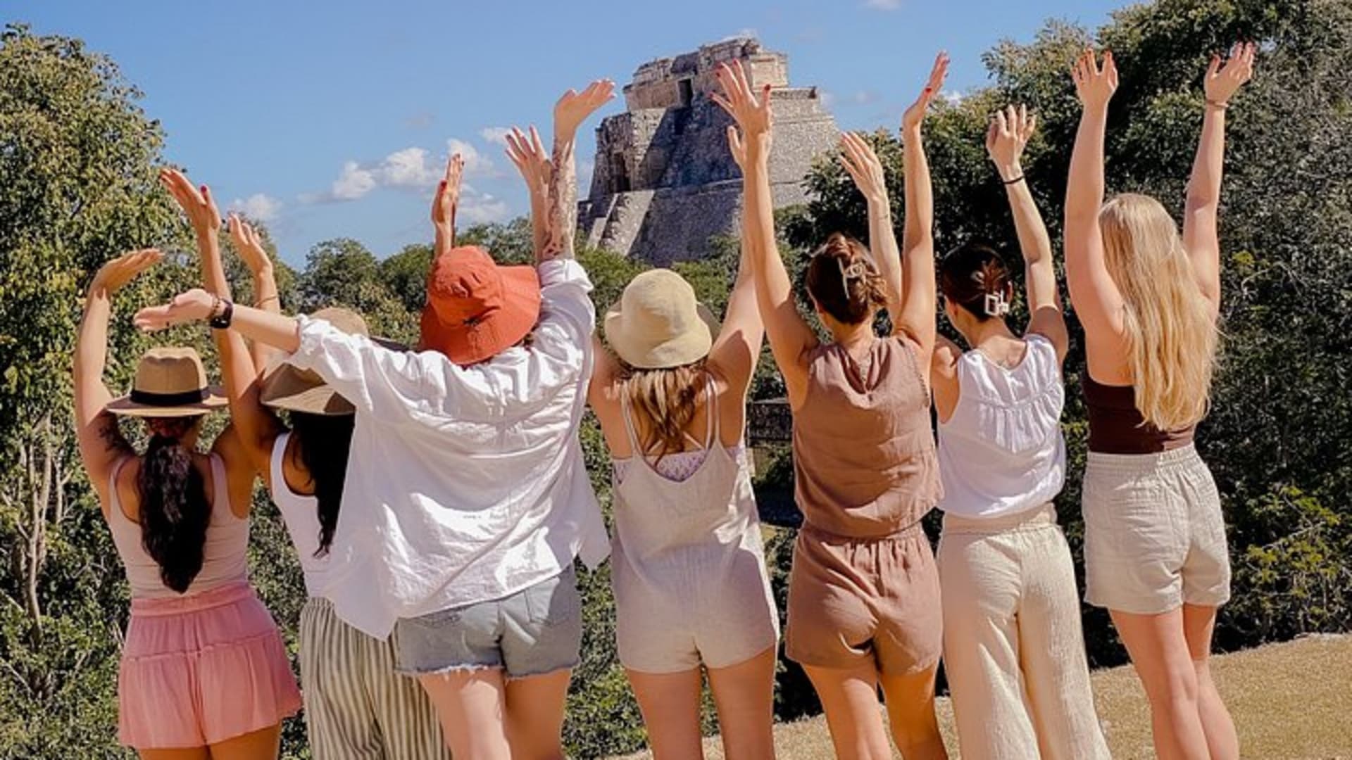 Tour a Uxmal, cenotes y comida típica saliendo de Mérida