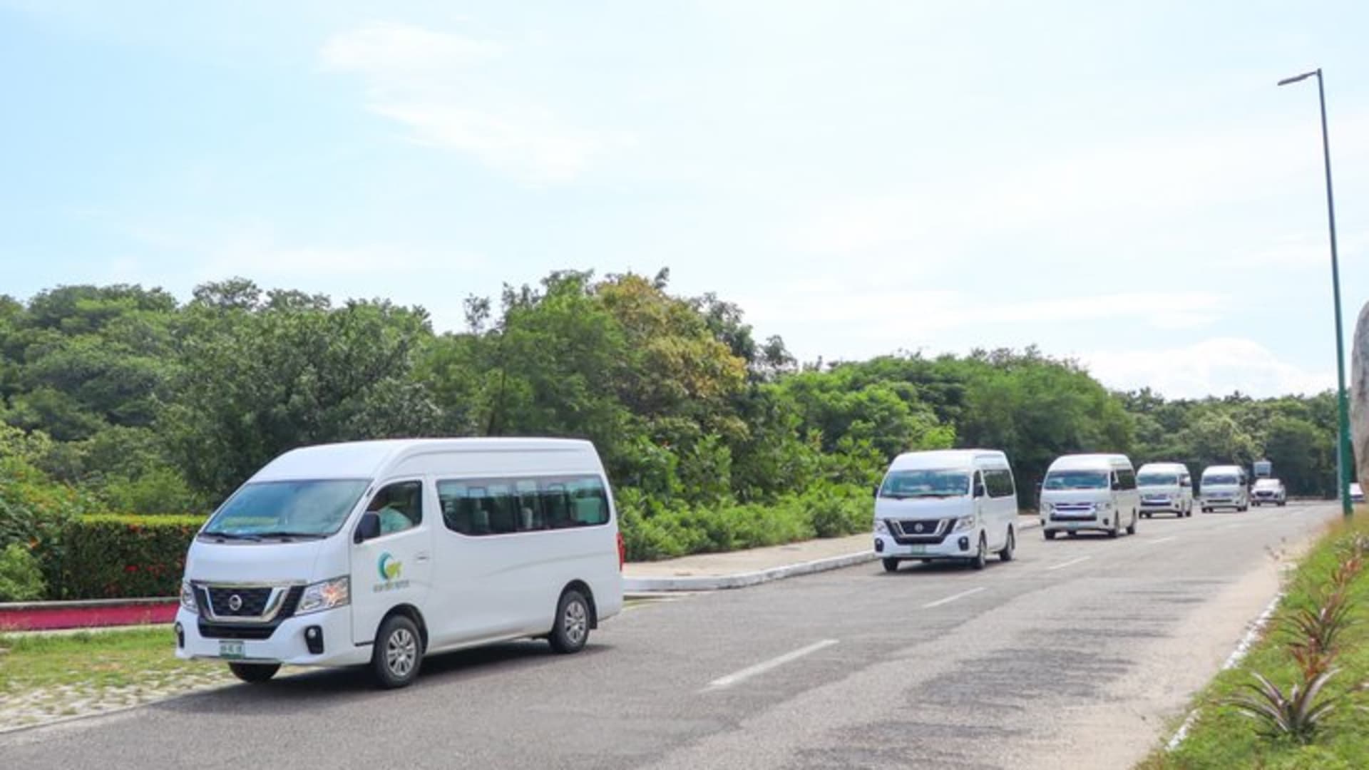 Huatulco Airport: Round-Trip Transfer to Huatulco Hotels