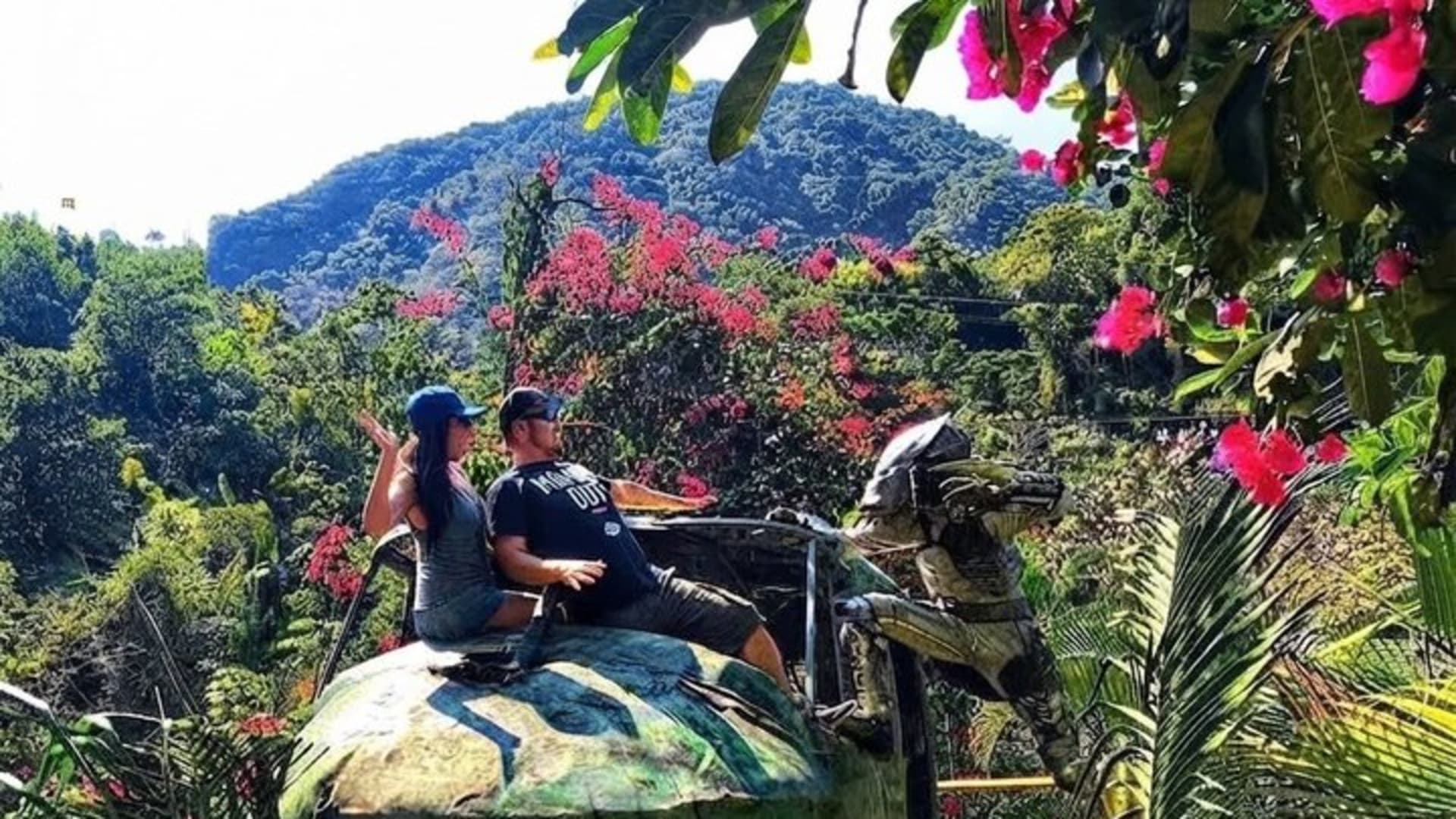 Tirolesa en El Edén en Puerto Vallarta con tequila