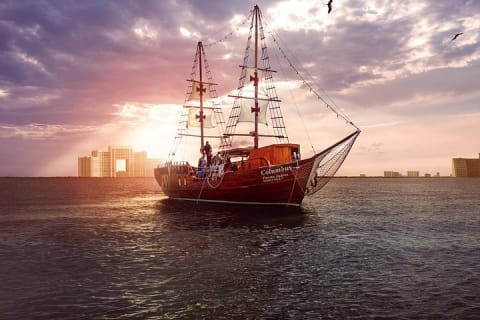 Romantic Dinner on a Spanish Galeon in Cancun — photo 7