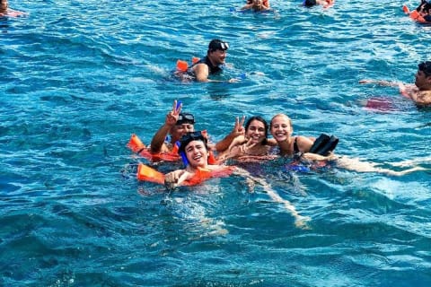 Isla Mujeres adventure by Catamaran. Snorkel, open bar and lunch — photo 10