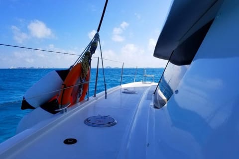 Catamaran to Isla Mujeres and Snorkel Adventure with open bar — photo 6