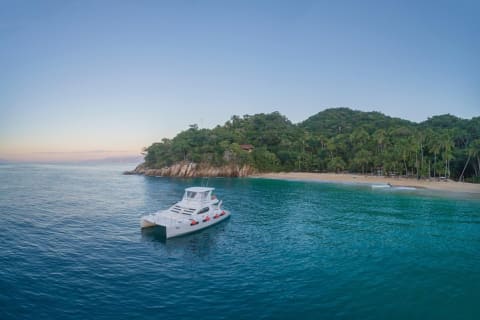 Puerto Vallarta Luxury Yacht Tour: Snorkeling, Open Bar and Lunch — photo 12