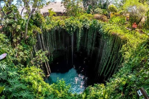 Chichen Itza Sunrise and Cenote Ik Kil from Tulum (Private) — photo 9