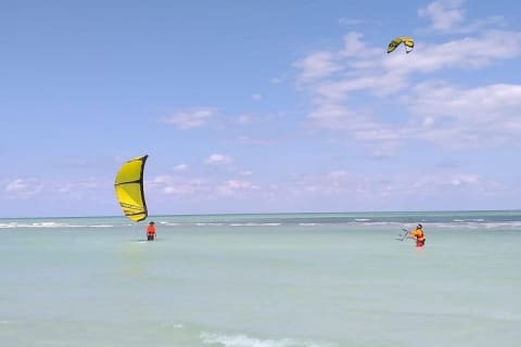 Kitesurfing lessons in Isla Holbox — photo 6