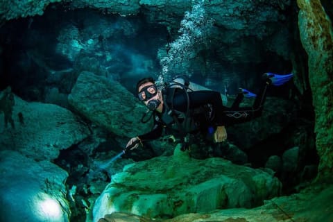 Go for 2 dives in cenote Dos ojos for certified divers — photo 8