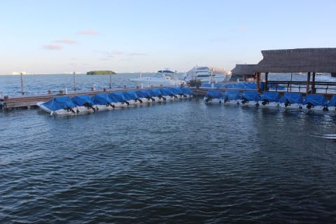 Live the experience of driving an Speedboat & Snorkel in CANCUN — photo 5