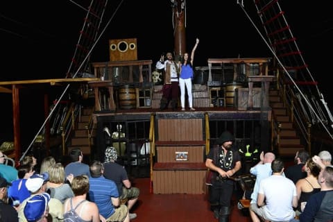 Spectacle de pirates à bord : dîner et spectacle — photo 1