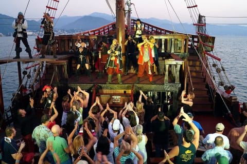 Spectacle de pirates à bord : dîner et spectacle — photo 4