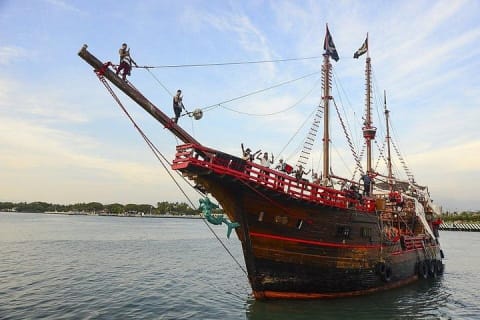 ¡Cena con piratas! Show nocturno y cena — photo 4